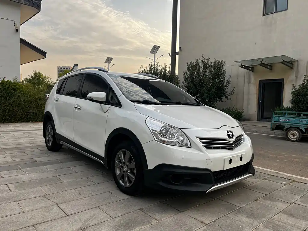 Toyota Verso — миниатюра 6