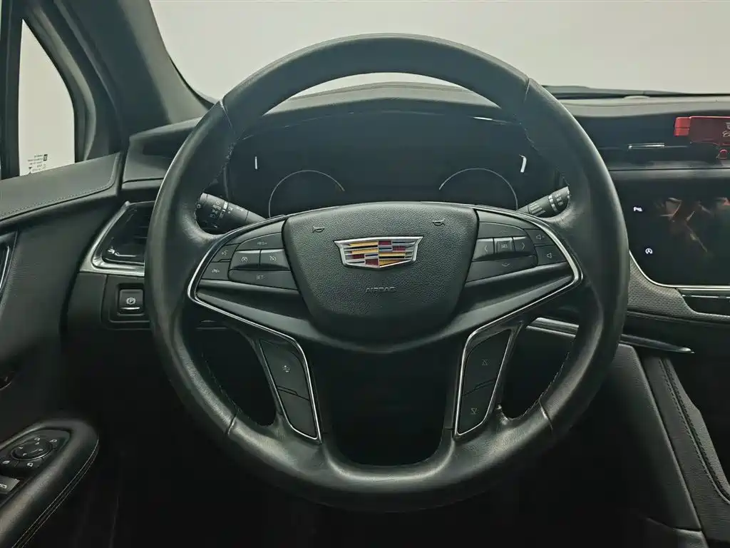 Cadillac XT5 — миниатюра 7