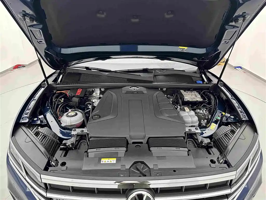 Volkswagen Touareg New Energy — миниатюра 26