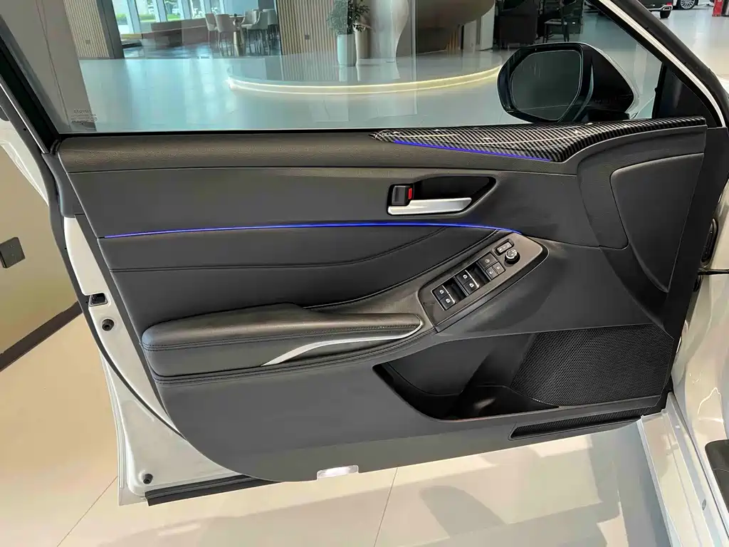 Toyota Avalon — миниатюра 8