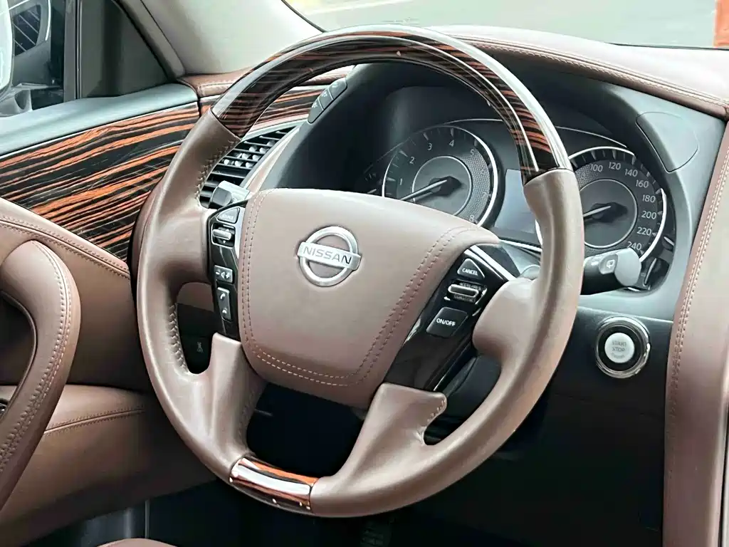 Nissan Patrol — миниатюра 15