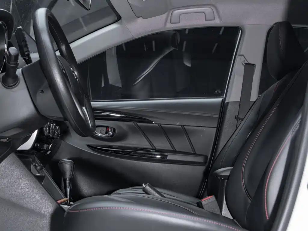 Toyota Yaris L — миниатюра 13
