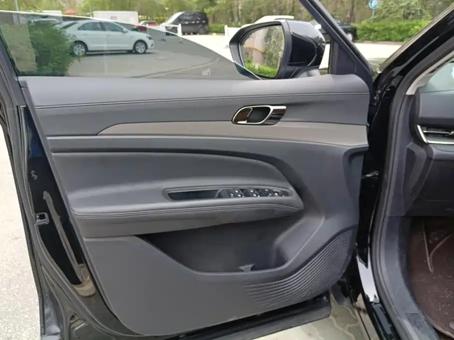 Ford Equator Sport — миниатюра 7
