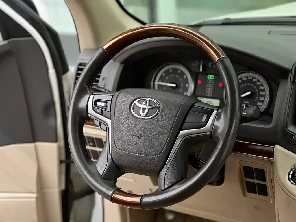 Toyota Land Cruiser — миниатюра 16