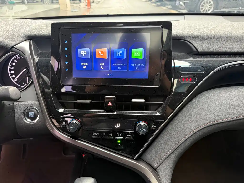 Toyota Camry — миниатюра 9