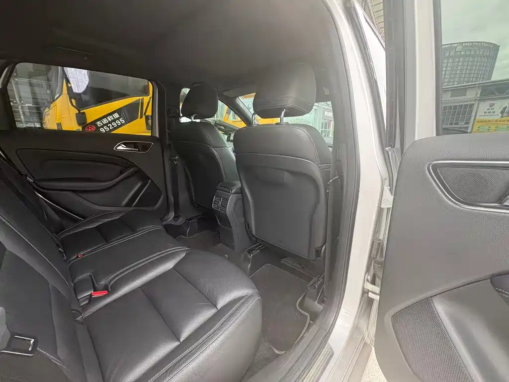 Mercedes-Benz B-Class — миниатюра 8