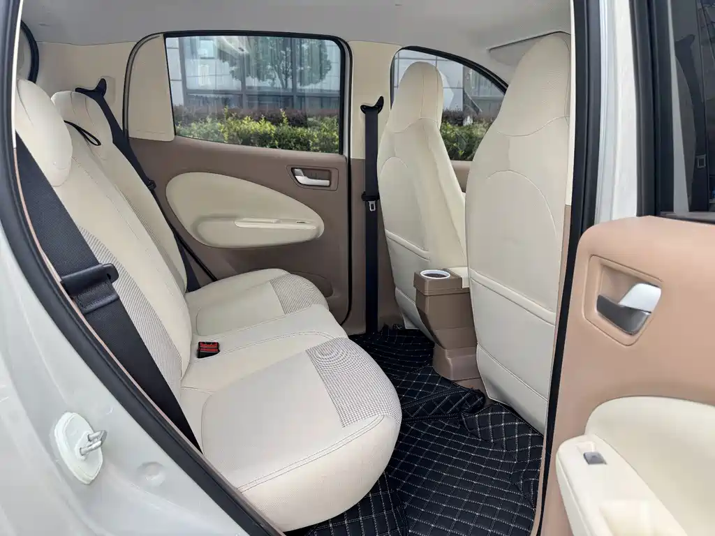 Wuling MINIEV — миниатюра 10