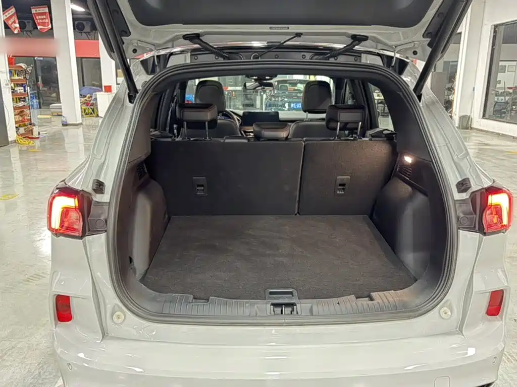 Ford Escape — миниатюра 8