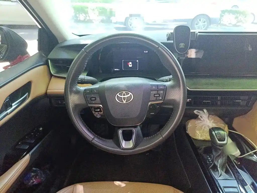 Toyota Camry — миниатюра 3