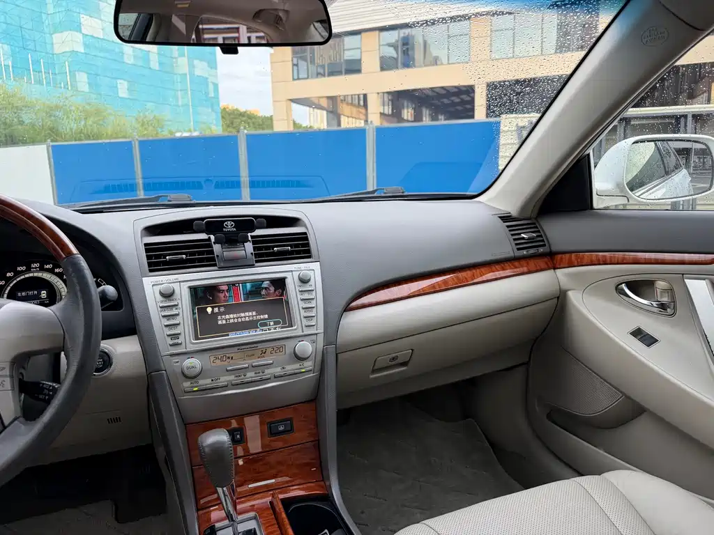 Toyota Camry — миниатюра 8