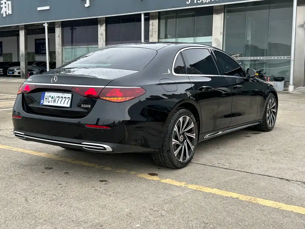 Mercedes-Benz E-Class — миниатюра 5