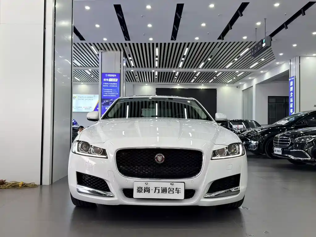 Jaguar XFL — миниатюра 2