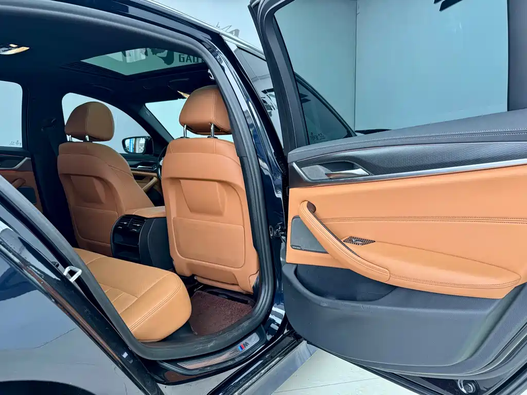 BMW 5 Series (Import) — миниатюра 11