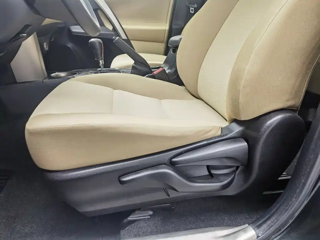 Toyota RAV4 — миниатюра 20