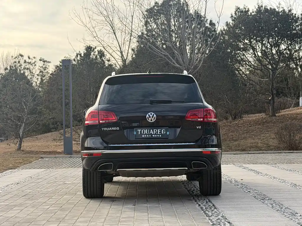 VOLKSWAGEN TOUAREG