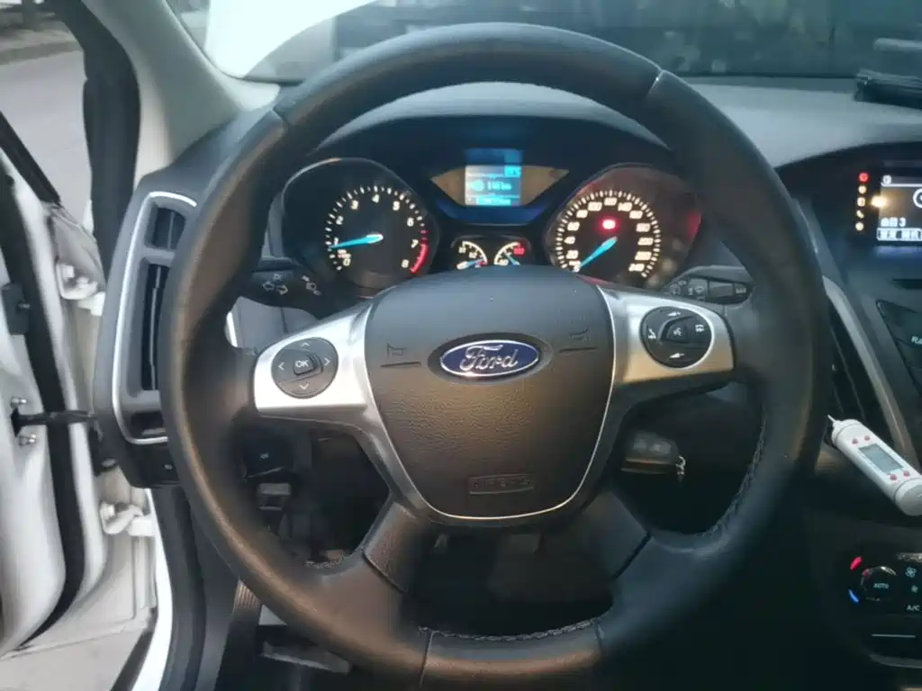 Ford Focus — миниатюра 11
