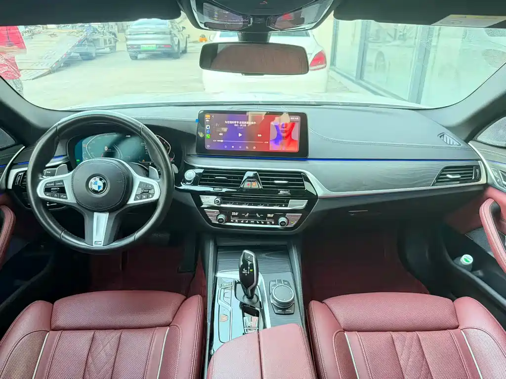 BMW 5 Series — миниатюра 6