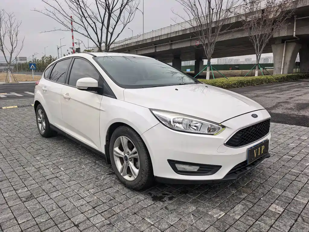FORD FOX