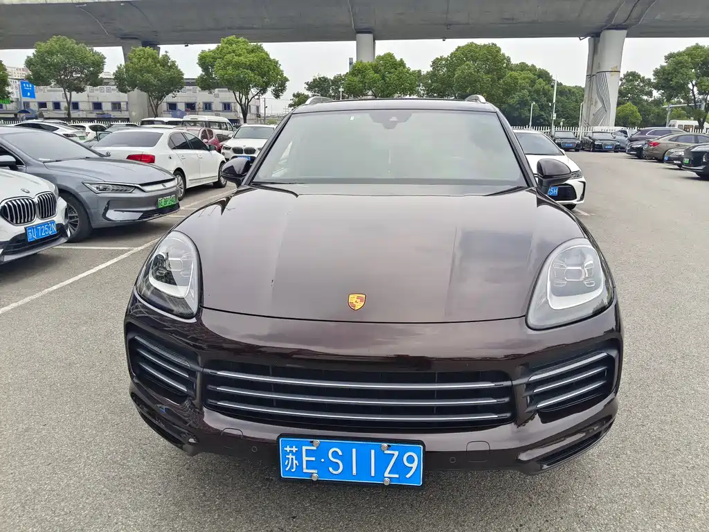Porsche Cayenne — миниатюра 2