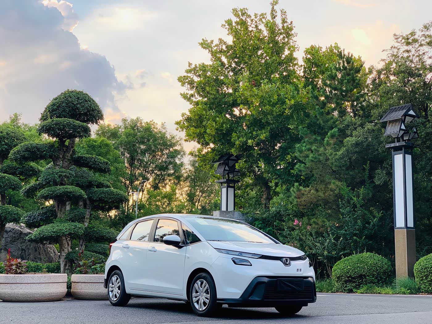 Honda Fit 1.5 л 2026 г. Белый, пробег 1000 км