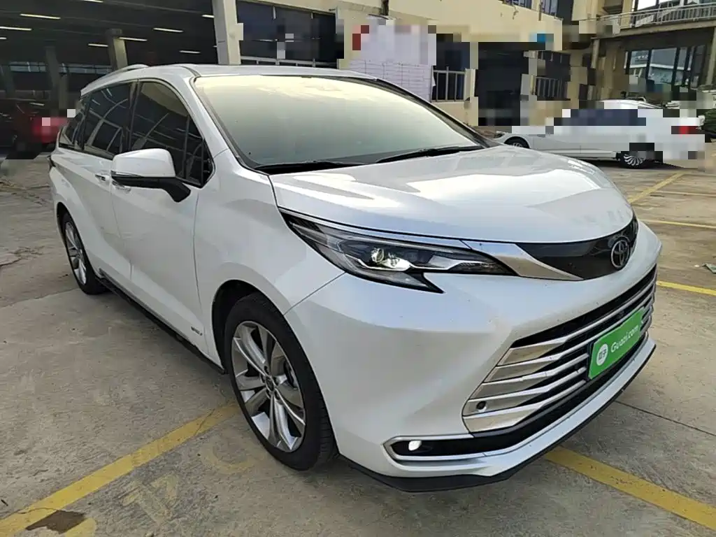 Toyota Sienna — миниатюра 4