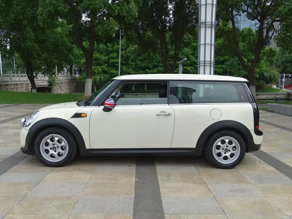 MINI Mini Clubman — миниатюра 8