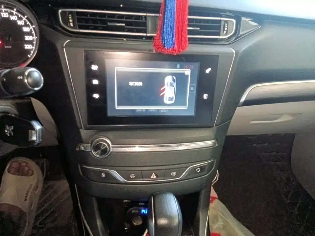 Peugeot 408 — миниатюра 14