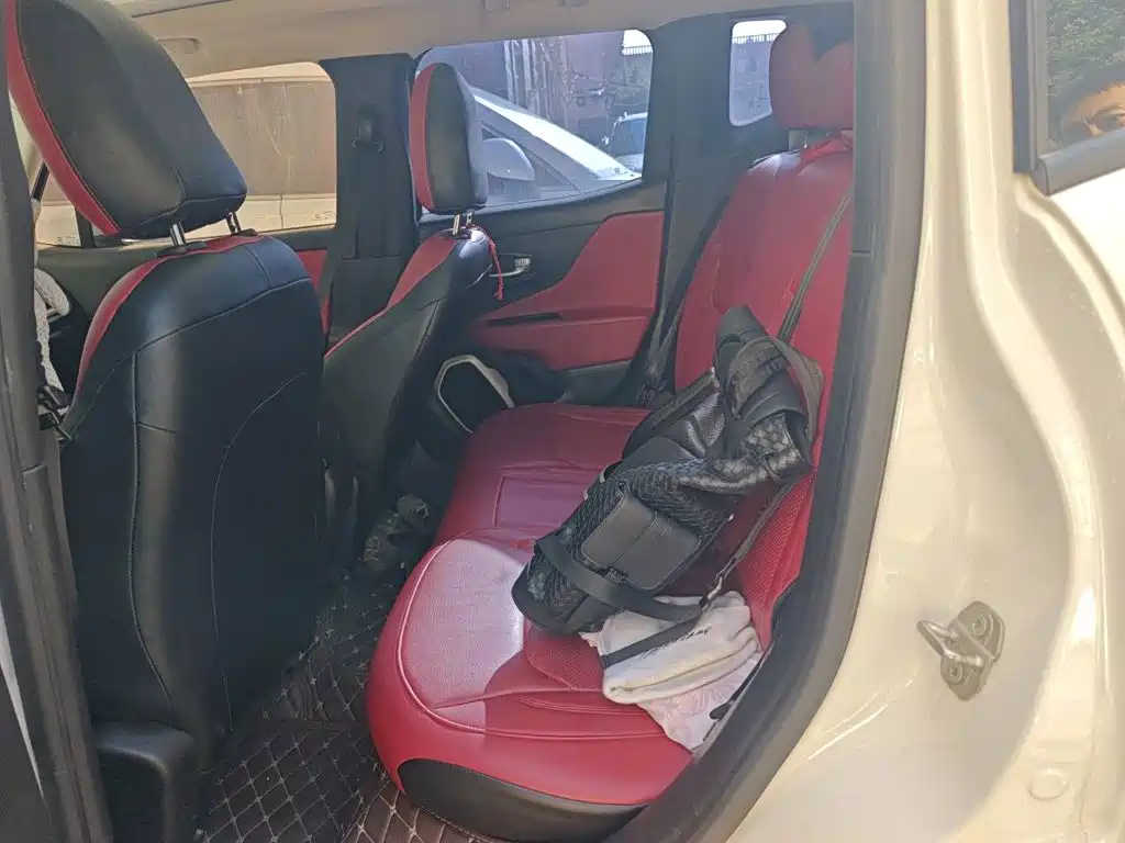 Jeep Renegade — миниатюра 18