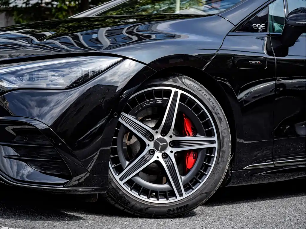 MERCEDES-BENZ EQE AMG