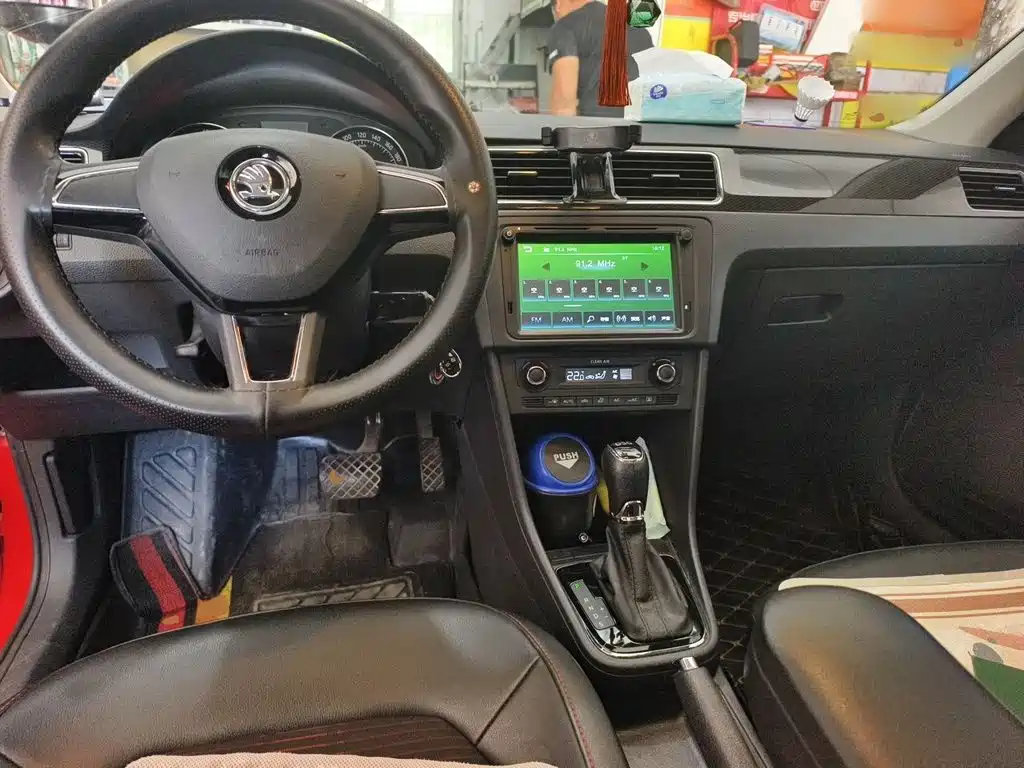 Skoda Rapid Spaceback — миниатюра 10