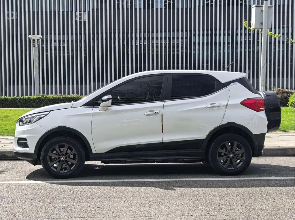 BYD Yuan EV — миниатюра 7