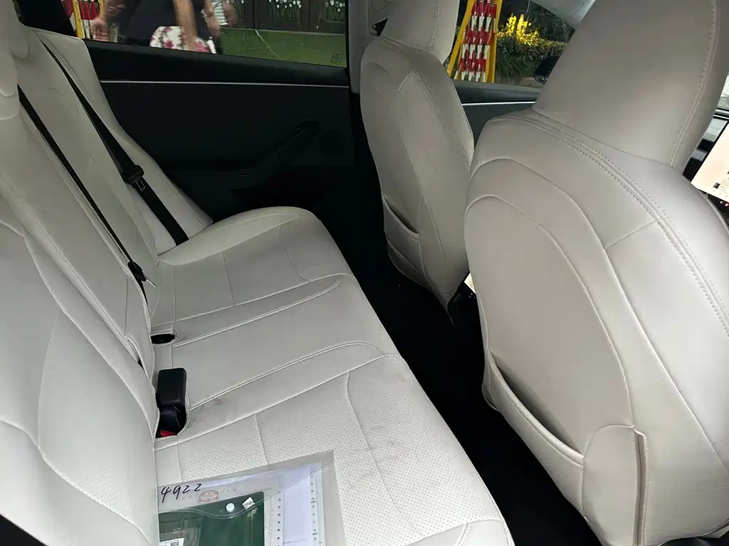 Tesla Model 3 — миниатюра 8