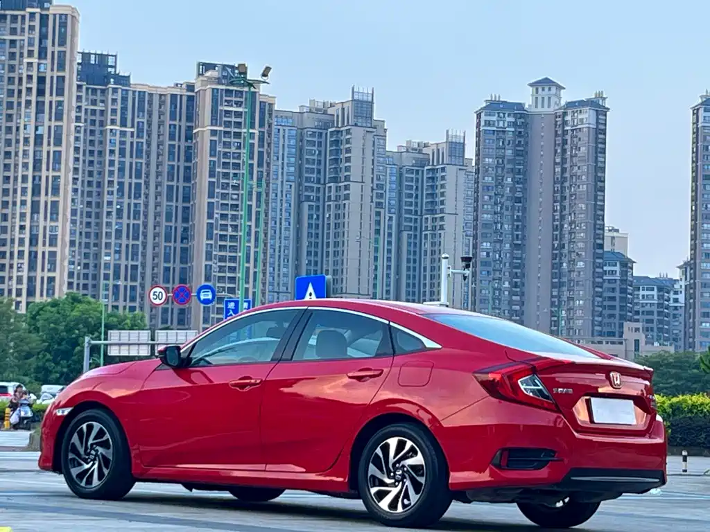 Honda Civic — миниатюра 9