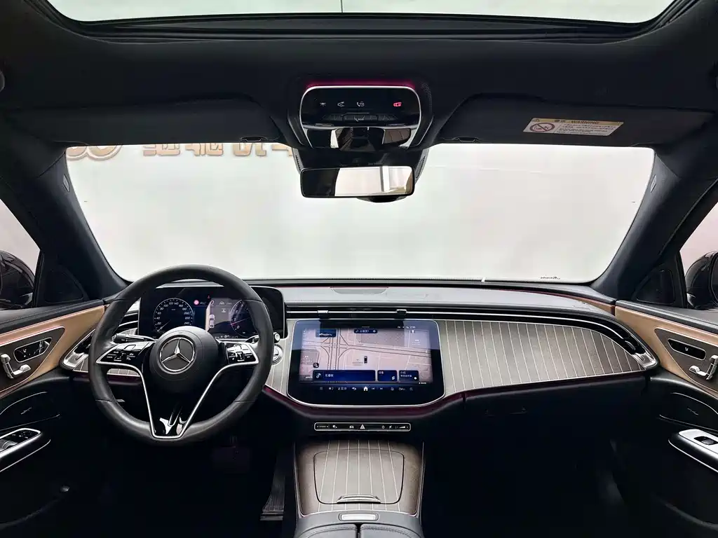 Mercedes-Benz E-Class — миниатюра 9