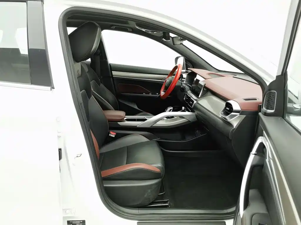 Geely Binyue — миниатюра 23