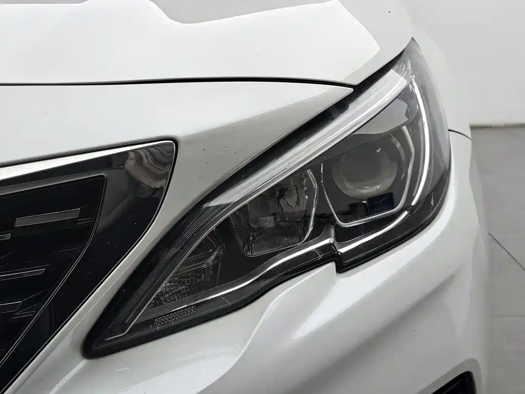 Peugeot 408 — миниатюра 7