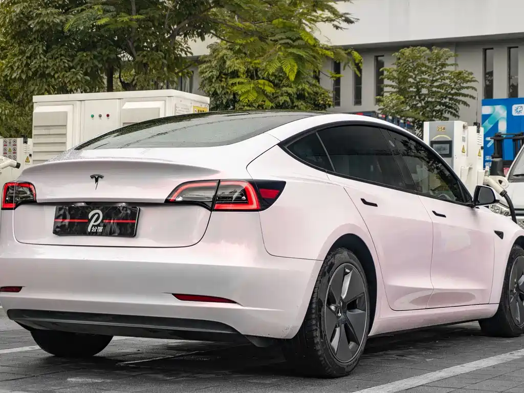 Tesla Model 3 — миниатюра 13