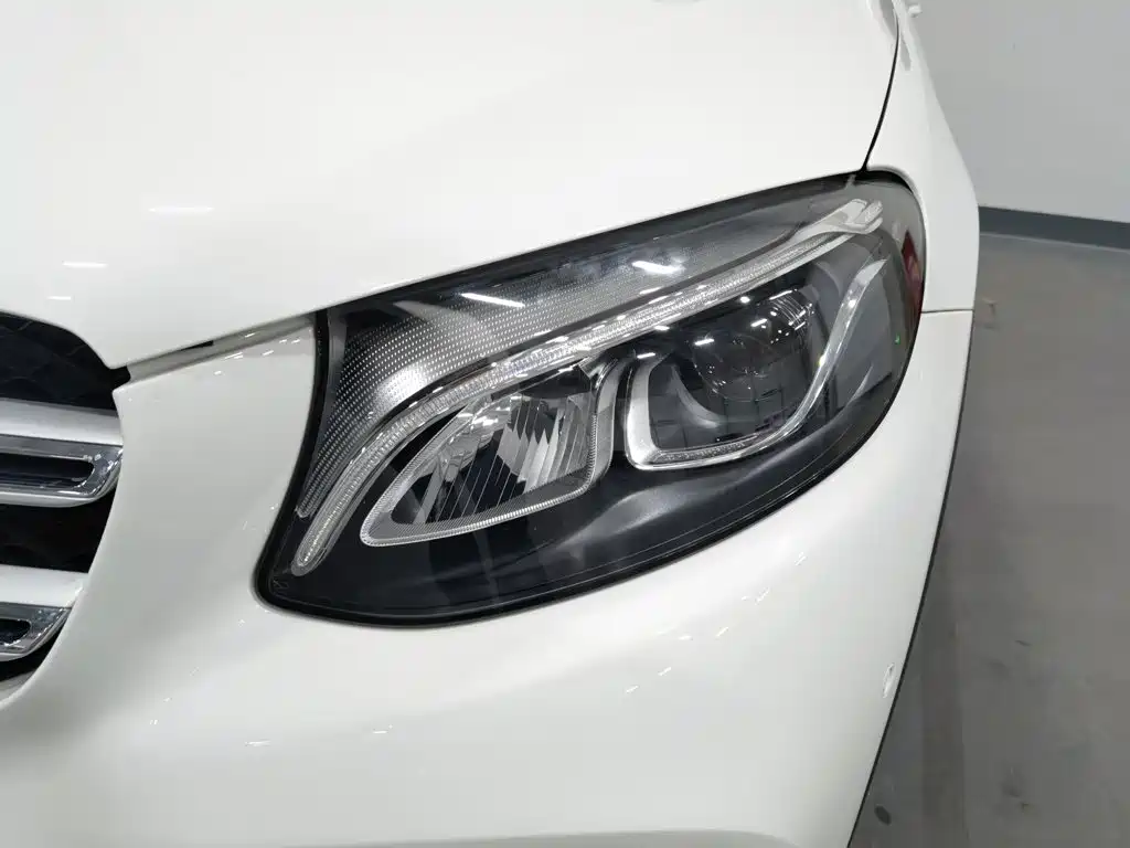 Mercedes-Benz GLC — миниатюра 7