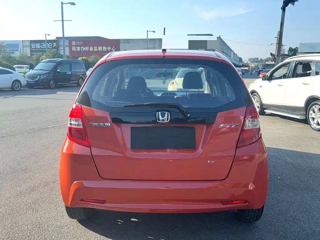 Honda Fit — миниатюра 8
