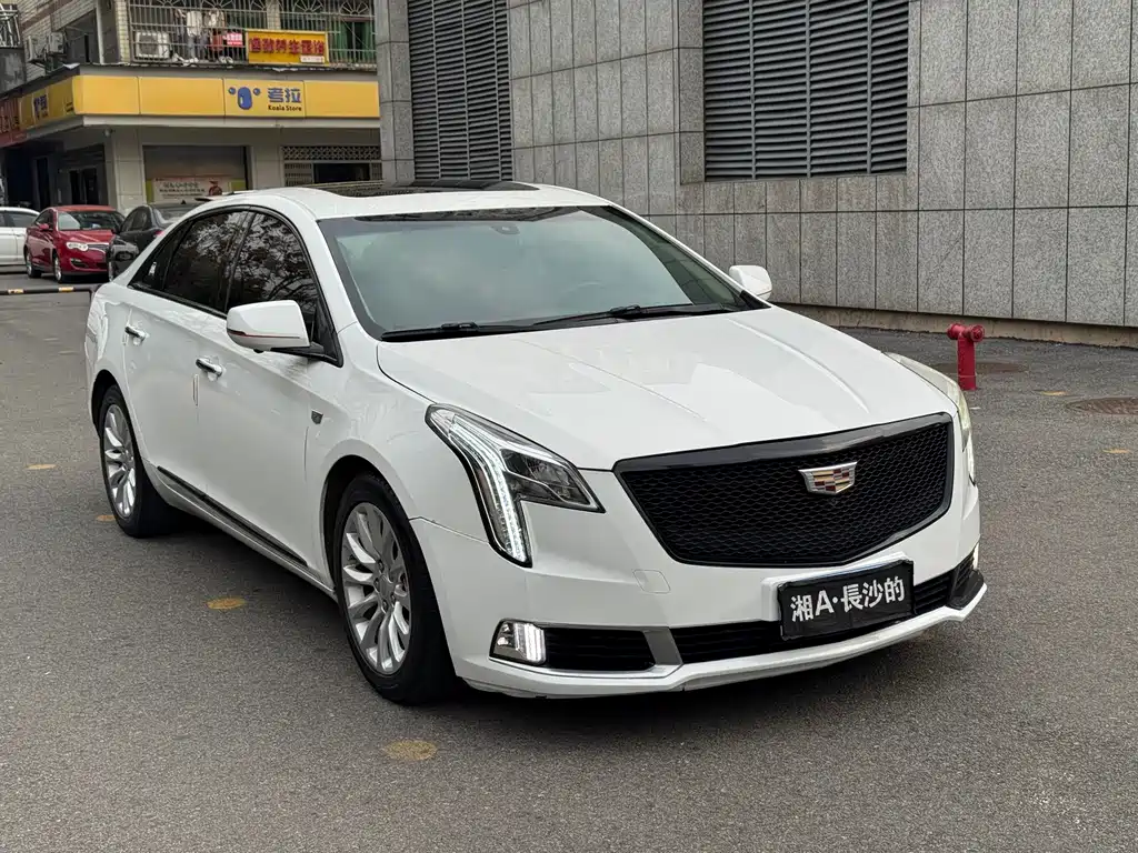 CADILLAC XTS