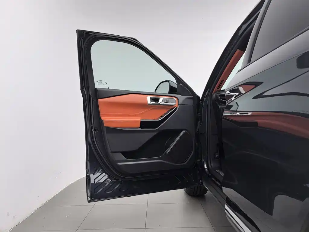 Ford Explorer — миниатюра 8