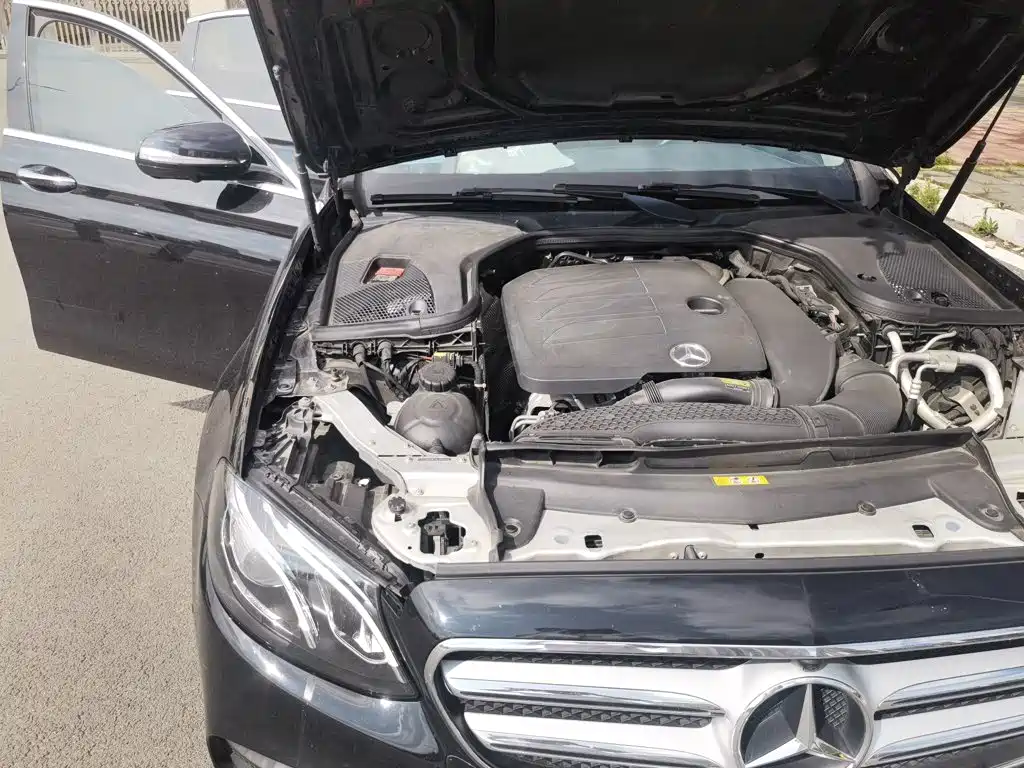 Mercedes-Benz E-Class — миниатюра 20
