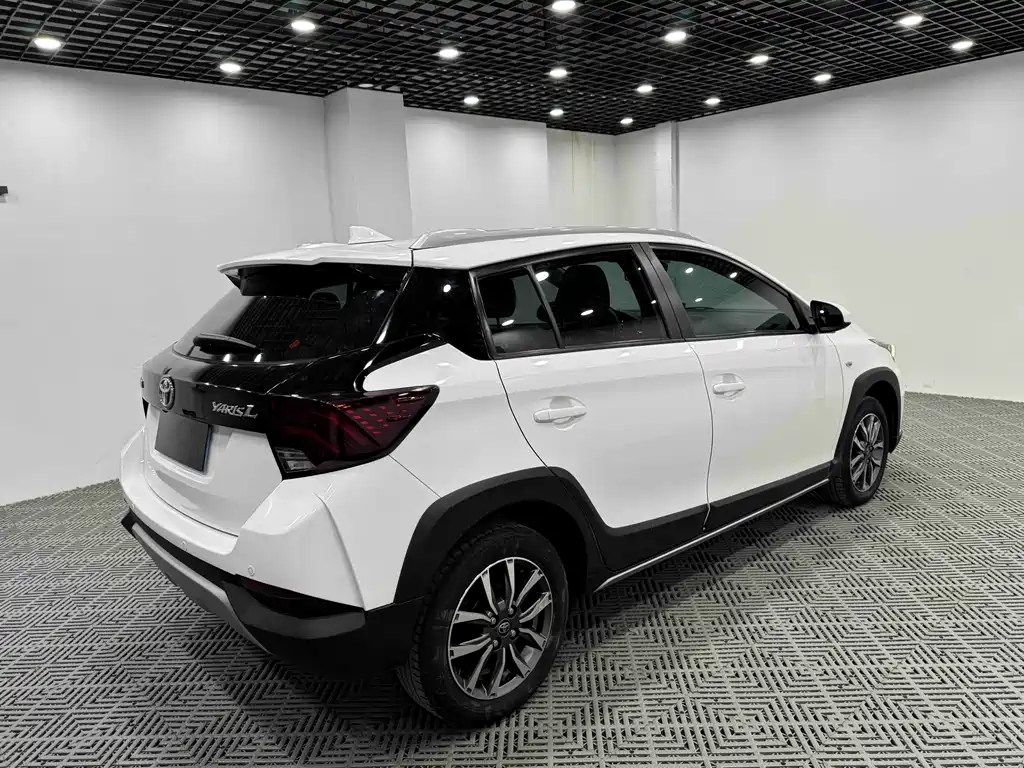 TOYOTA YARIS L ZHIXUAN