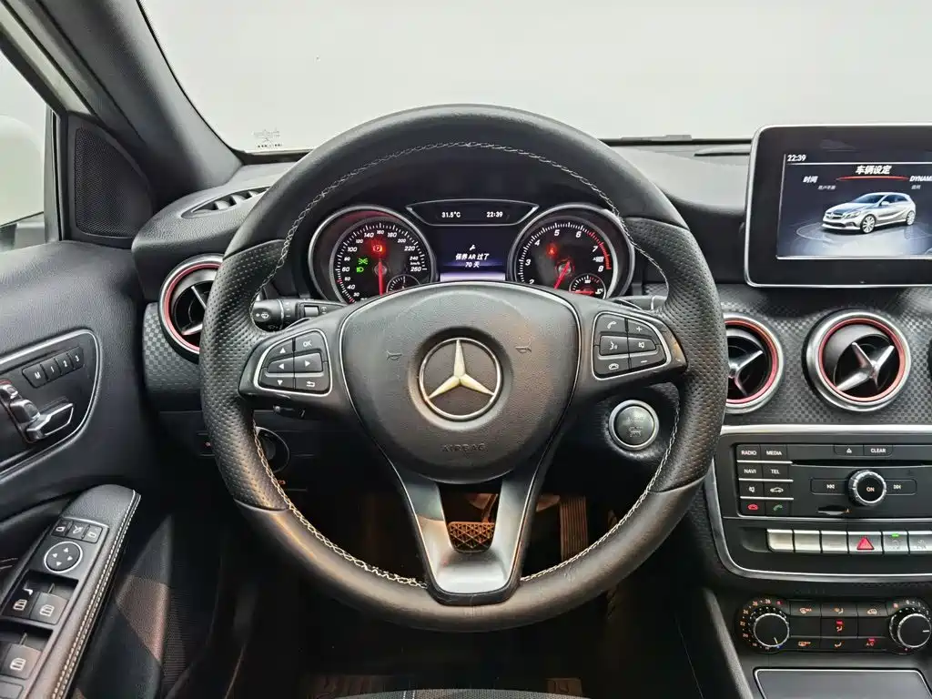 Mercedes-Benz A-Class (Import) — миниатюра 11