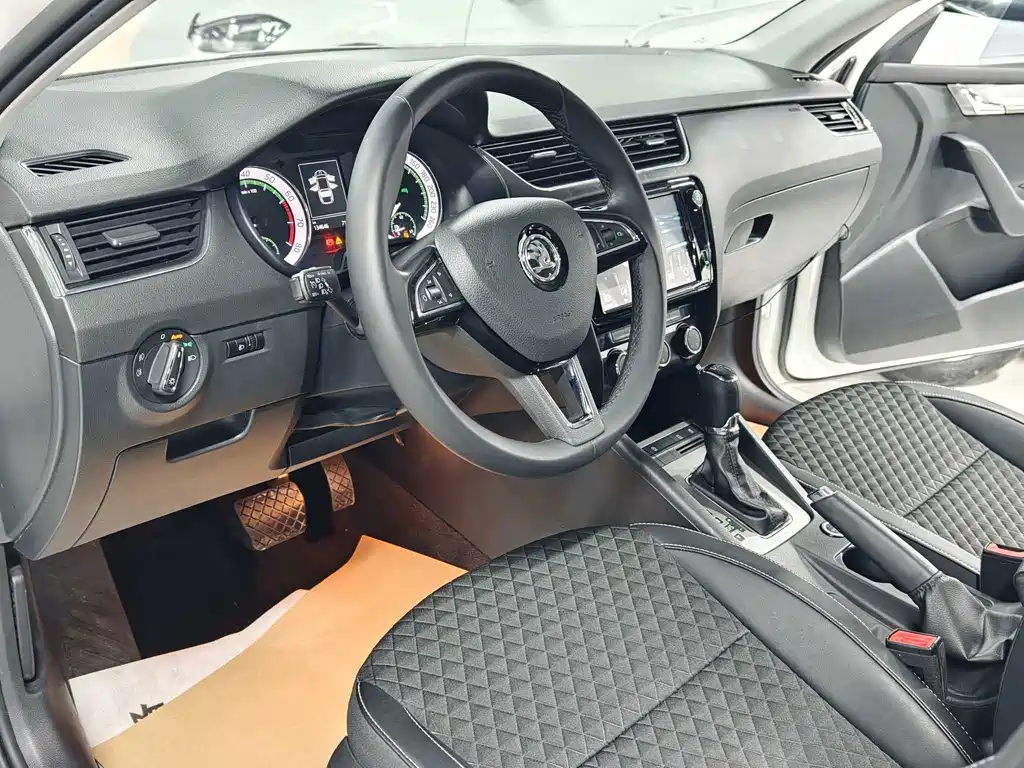 Skoda Octavia — миниатюра 13