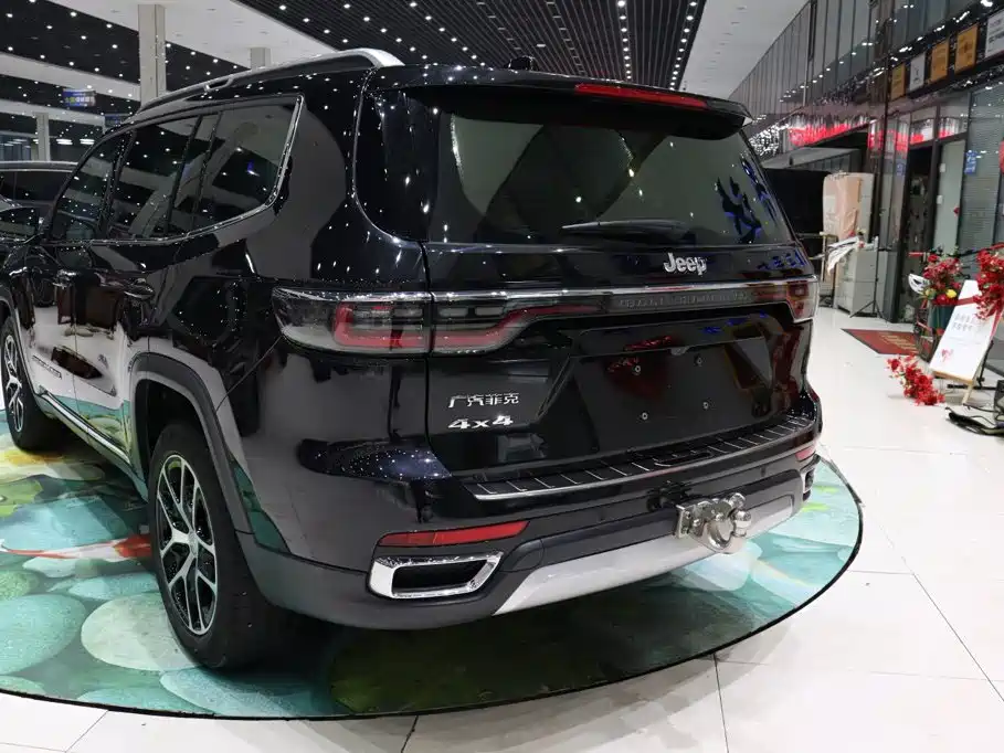 Jeep Grand Commander — миниатюра 4