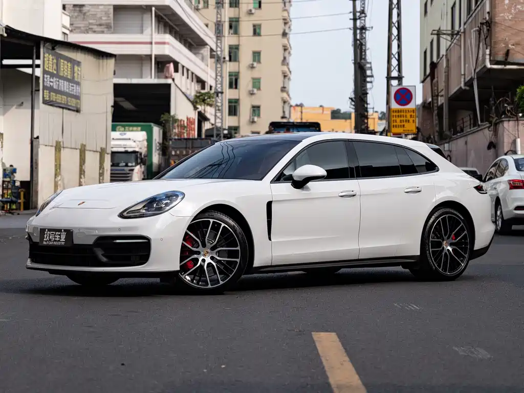 Porsche Panamera 2022