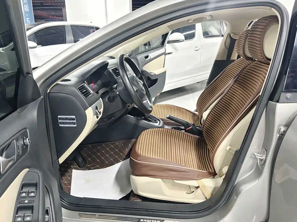 Volkswagen Sagitar — миниатюра 5