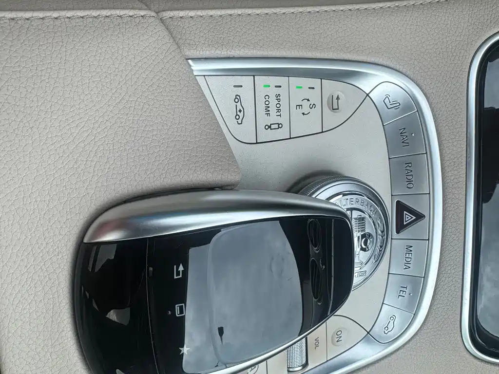 Mercedes-Benz S-Class — миниатюра 21