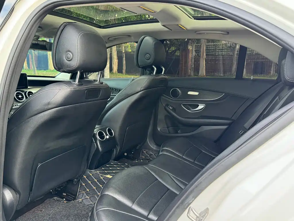 Mercedes-Benz C-Class — миниатюра 10